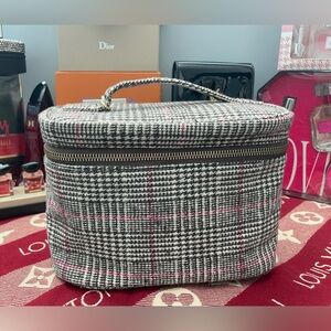 💕Stylish Houndstooth Cosmetic Bag💕NWT